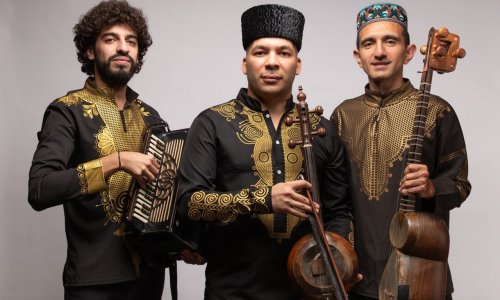 East or West band